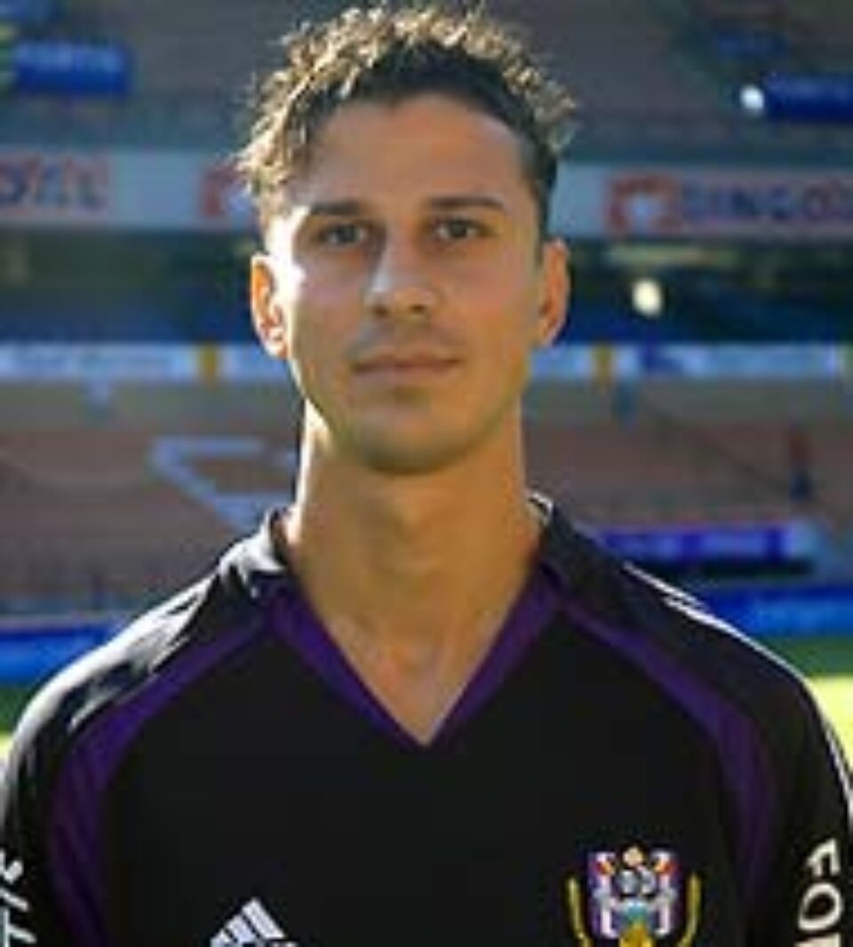 Mitu, concediat de la Anderlecht pentru implicare în meciuri trucate Mitu, concediat de la Anderlecht pentru implicare în meciuri trucate