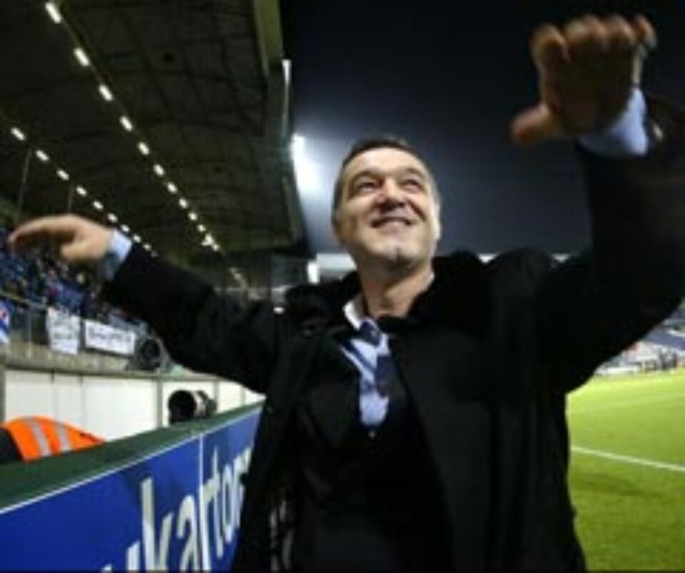 Cu casa închisă Cu casa închisă