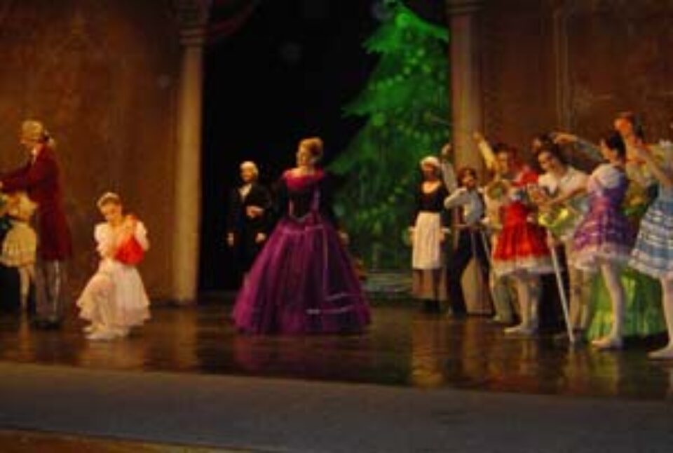 „Spărgătorul de nuci”, un basm „dansat” pe muzica lui Ceaikovski, la Suceava „Spărgătorul de nuci”, un basm „dansat” pe muzica lui Ceaikovski, la Suceava