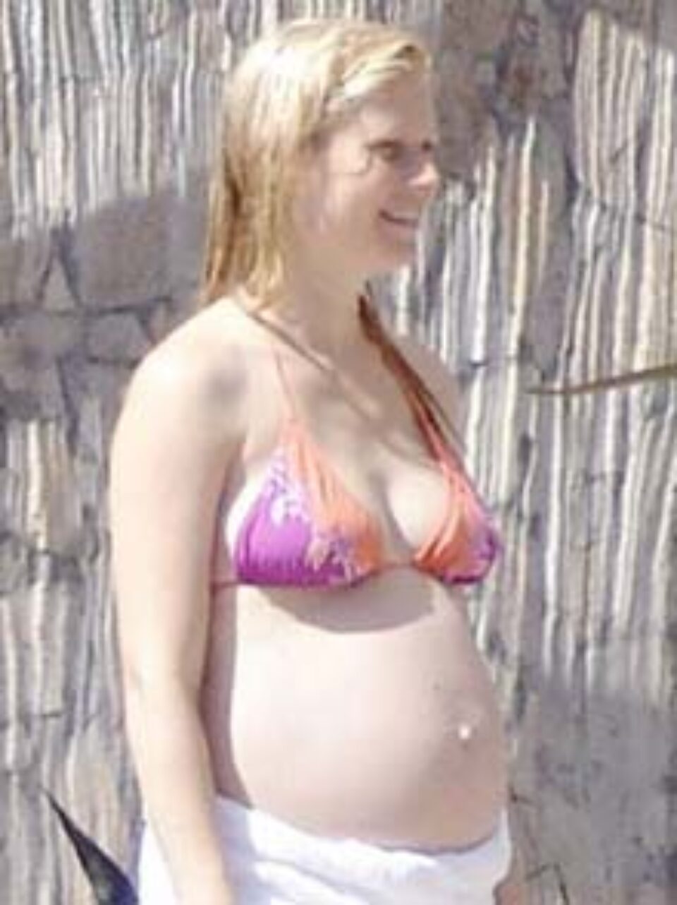 Gwyneth Paltrow își etalează rotunjimile Gwyneth Paltrow își etalează rotunjimile