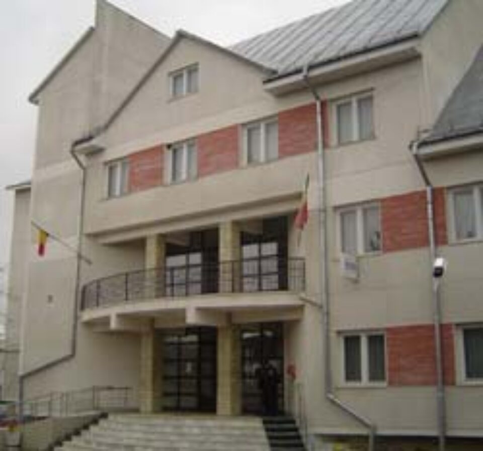 Deranj la Poliția Fălticeni Deranj la Poliția Fălticeni