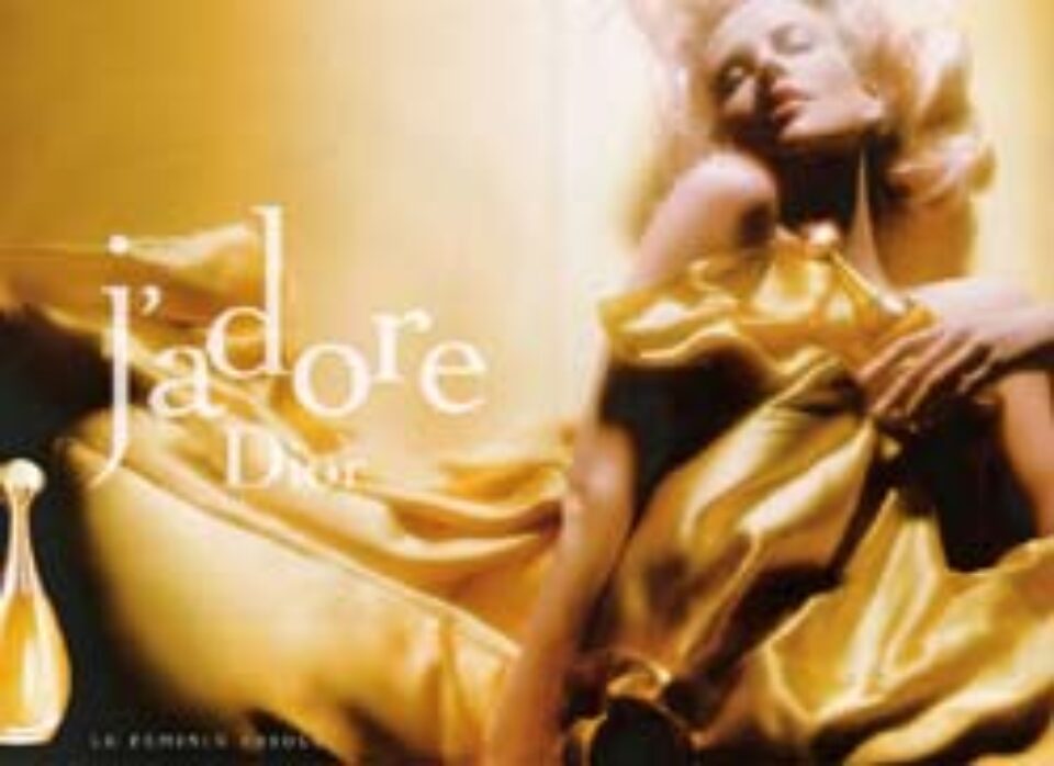 Charlize Theron - sexy și provocatoare în noua campanie Dior