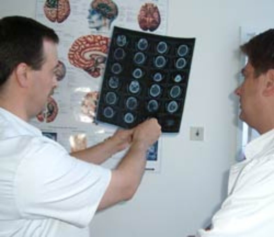 Neurochirurgii de la Spitalul Județean, indignați de declarațiile directorului Cristian Irimie Neurochirurgii de la Spitalul Județean, indignați de declarațiile directorului Cristian Irimie