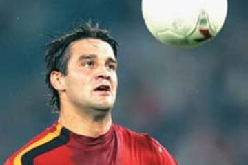 Chivu, pe lista Barcei