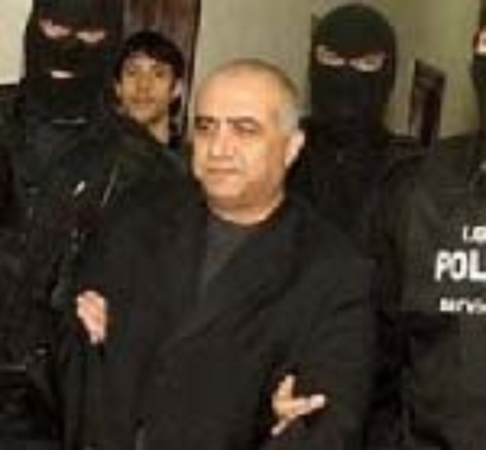 Dosar de evaziune fiscală al lui Omar Hayssam, trimis anchetatorilor ieșeni Dosar de evaziune fiscală al lui Omar Hayssam, trimis anchetatorilor ieșeni