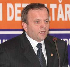 Flutur: Fenomenul gripei aviare a trecut de faza de isterie în rândul populației