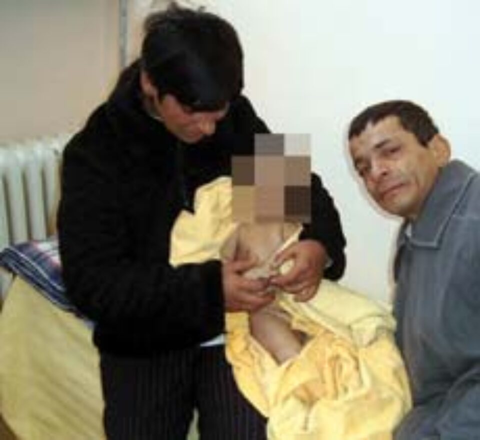 Bebeluș de 5 luni, din Șcheia, mort în condiții misterioase Bebeluș de 5 luni, din Șcheia, mort în condiții misterioase