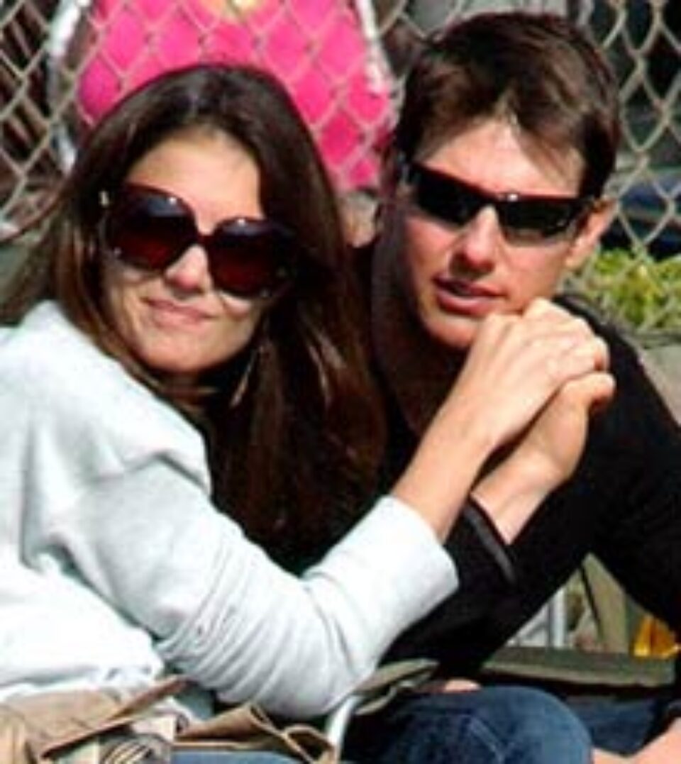 Tom Cruise și Katie Holmes, câștigători la Zmeura de Aur Tom Cruise și Katie Holmes, câștigători la Zmeura de Aur