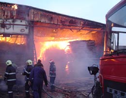 Incendiu cu pagube de 2,5 miliarde de lei vechi, la Preutești