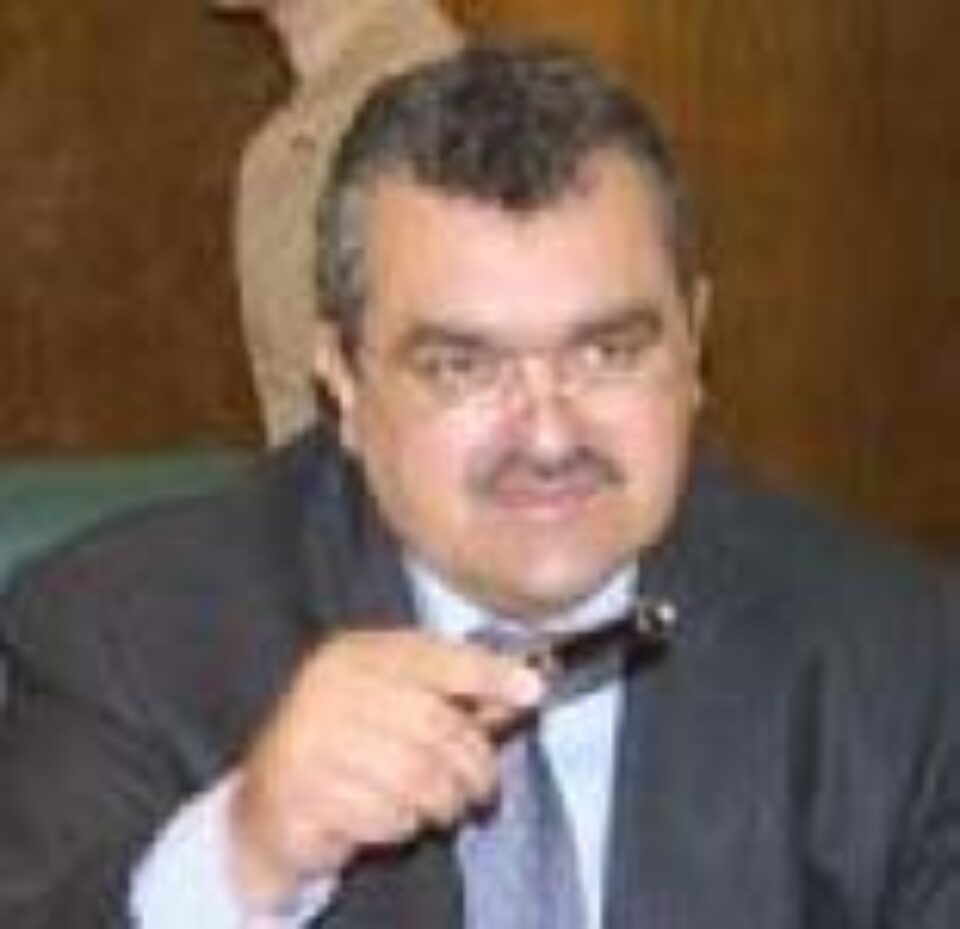 Mitrea, cuprins de o criză de râs în timp ce conducea ședința Camerei Mitrea, cuprins de o criză de râs în timp ce conducea ședința Camerei