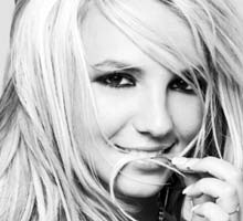 Britney Spears are probleme cu căderea părului