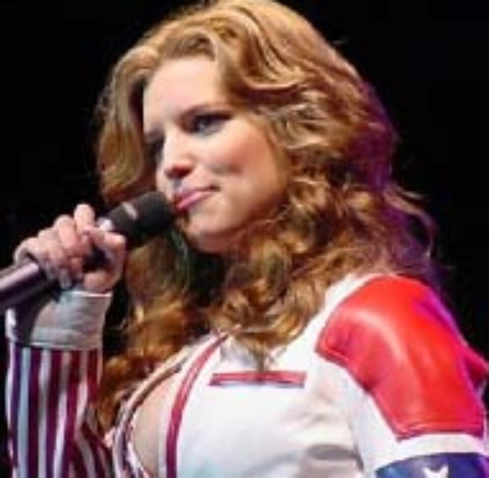 Jessica Simpson calcă pe urmele Angelinei Jolie