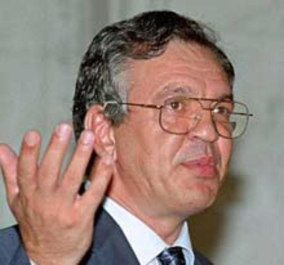 Senatorul PNL Paul Păcuraru: Sistemul de pensii este la cota de avarie Senatorul PNL Paul Păcuraru: Sistemul de pensii este la cota de avarie