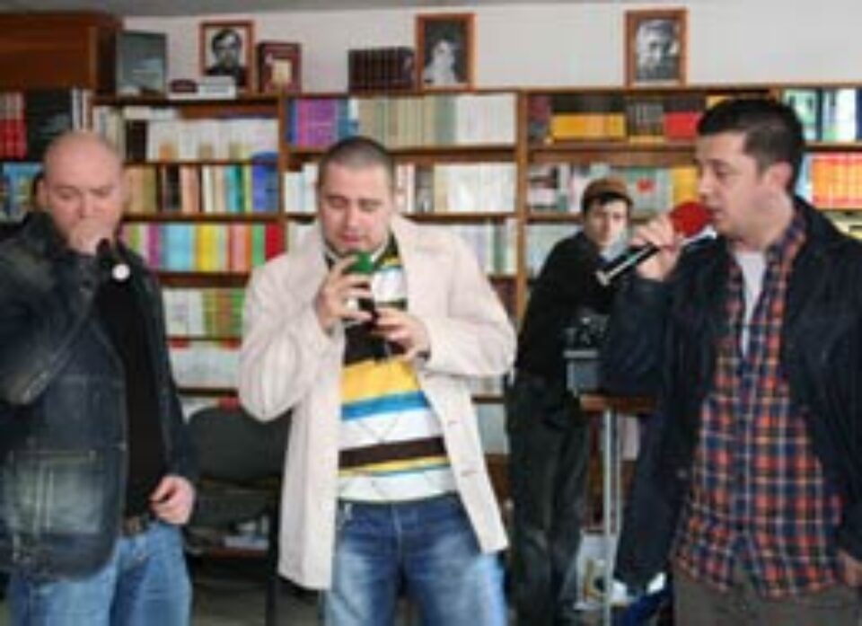 „O poveste de dragoste ... un lucru prin care toată lumea trece” „O poveste de dragoste ... un lucru prin care toată lumea trece”