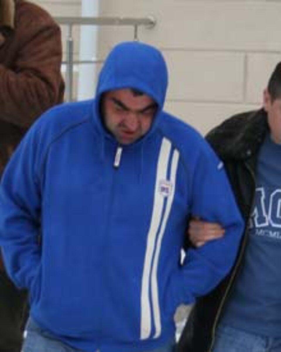 Porcu’ în cătușe