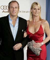 Michael Bolton a cerut-o în căsătorie pe Nicollette Sheridan