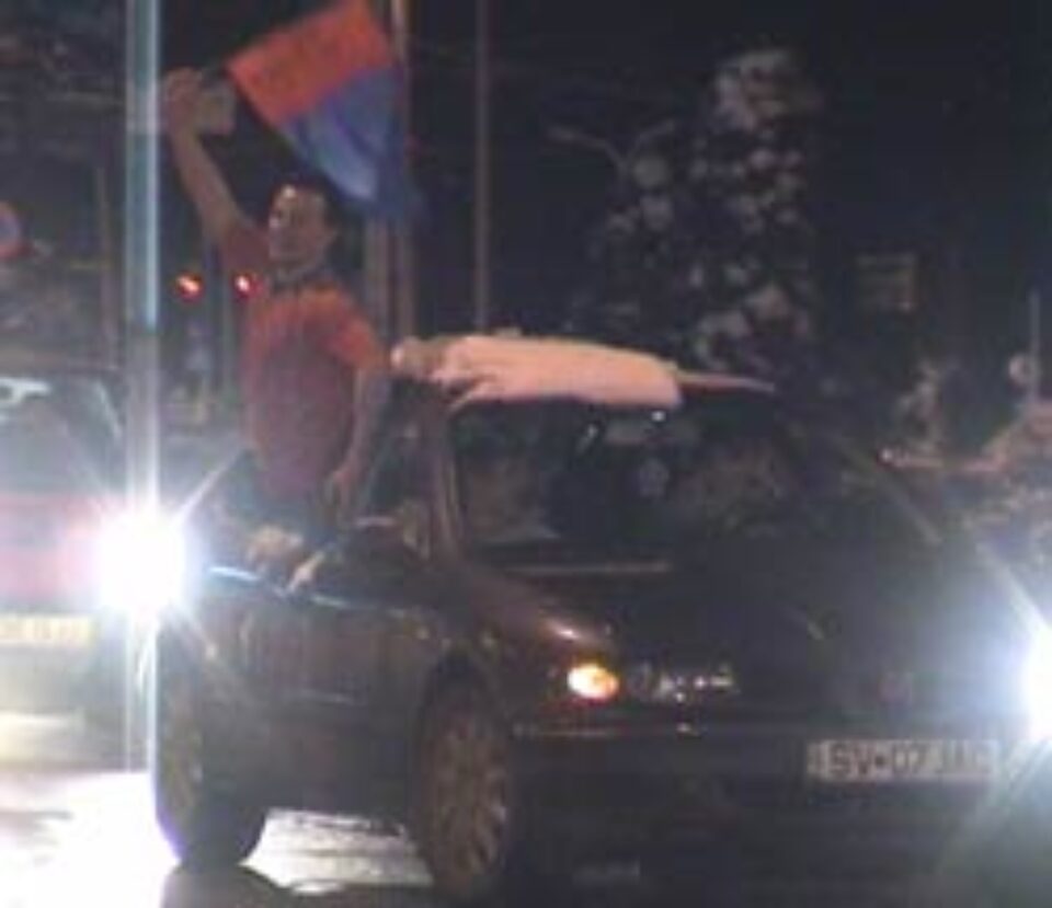 Sute de suceveni au sărbătorit pe străzi calificarea Stelei în sferturile Cupei UEFA