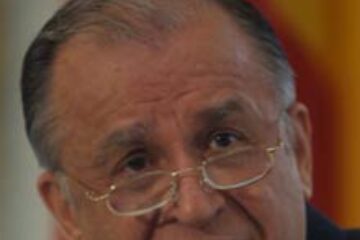 Iliescu: Mulți lideri ai PSD trebuie să facă un pas înapoi