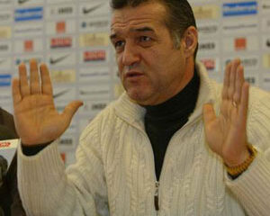 Gigi Becali vrea doar arbitrii străini în campionat