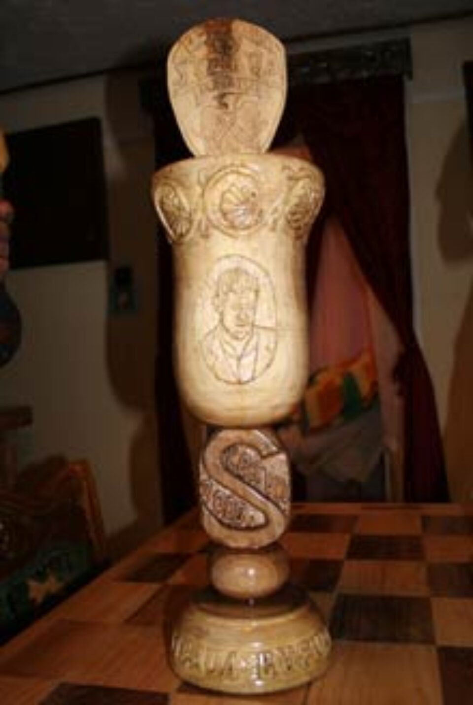 Statuie și cupă pentru Gigi Becali