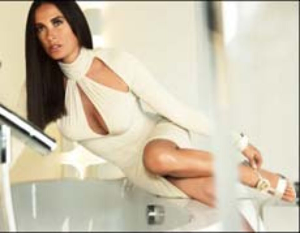 Chirurgia estetică și-a ales zeițele: Demi Moore și Cher - creații ale "bisturiului magic"
