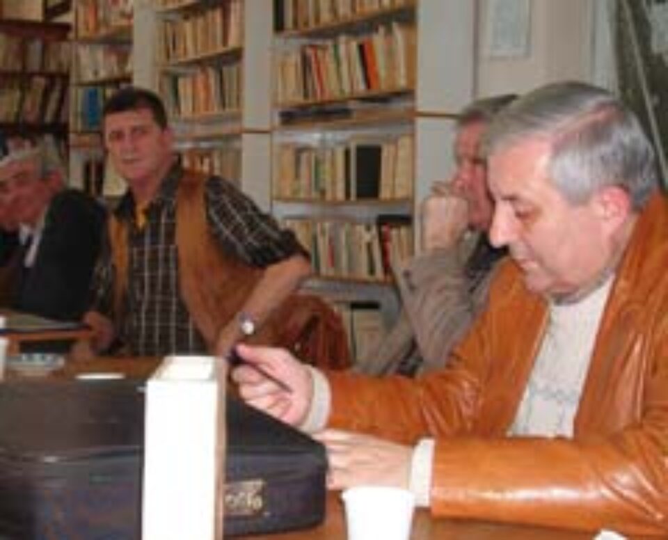 Linişte! Se naşte o epigramă