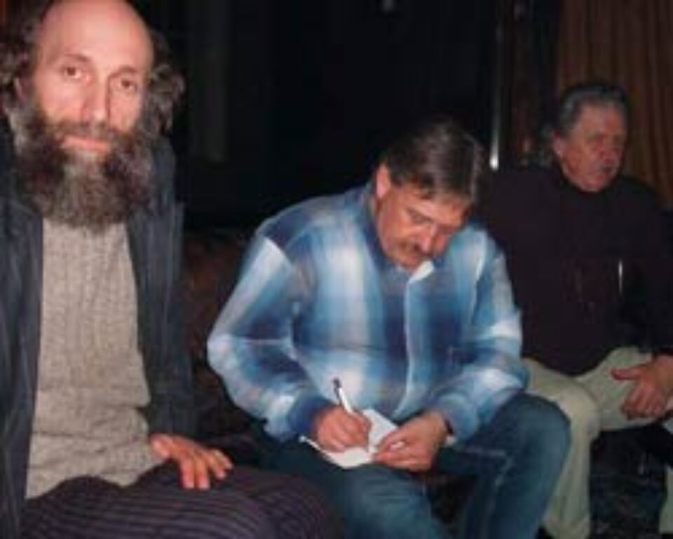 Marius Ursaciuc notându-şi doleanţele „talibanilor” culturali