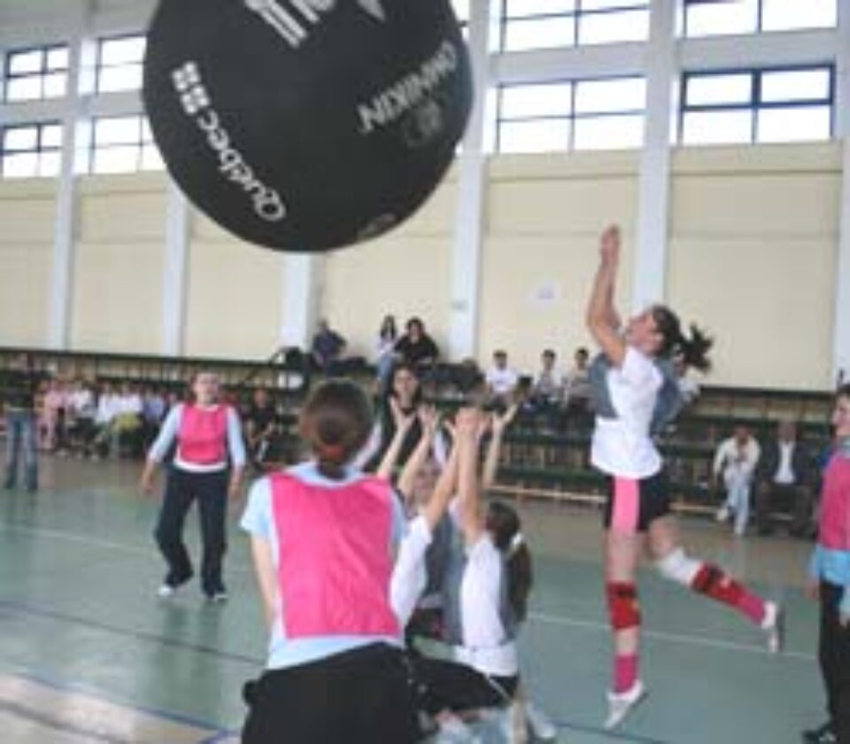 Kin-ball, sportul care a făcut furori în lume, jucat și la Suceava