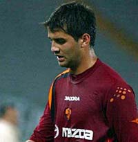 Mari cluburi europene se bat pentru Chivu