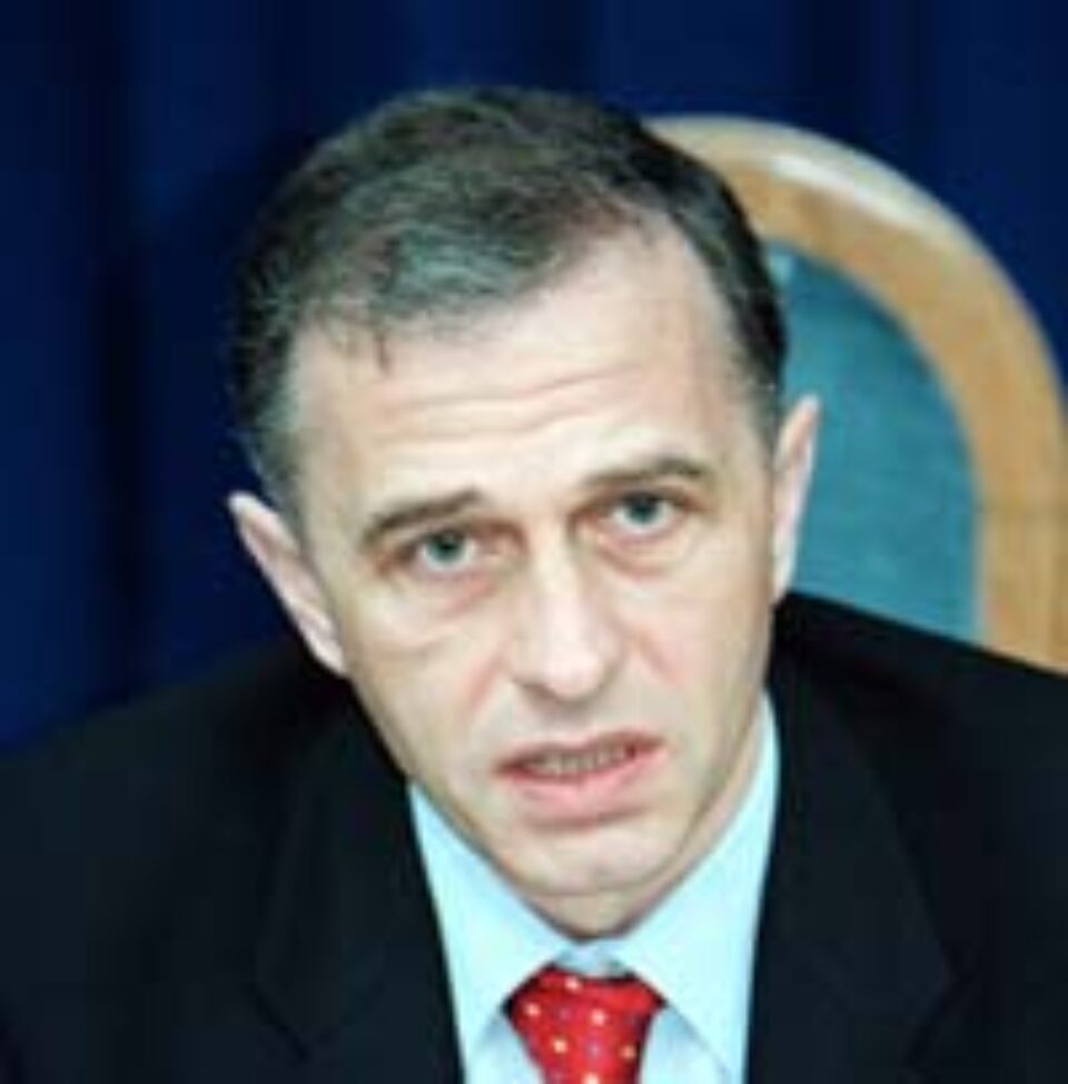 Președintele PSD, Mircea Geoană, printre acționari Președintele PSD, Mircea Geoană, printre acționari