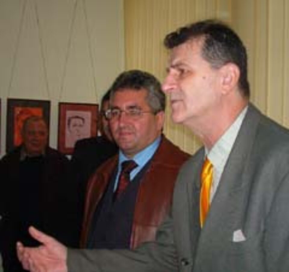 O expoziție-omagiu pentru oamenii în halate albe