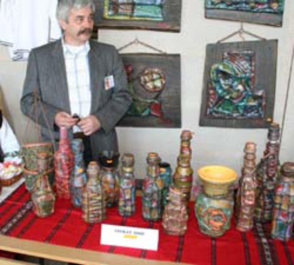 Peste 65 de creatori populari, prezenți la Târgul de Paști – Ediția a VII a Suceava