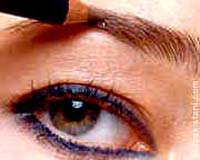 Sprâncene pe “sprânceană”