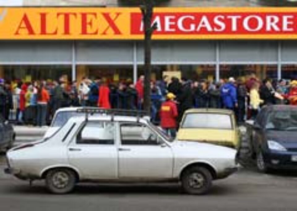 Cel de-al doilea magazin ALTEX MEGASTORE, luat cu asalt de suceveni