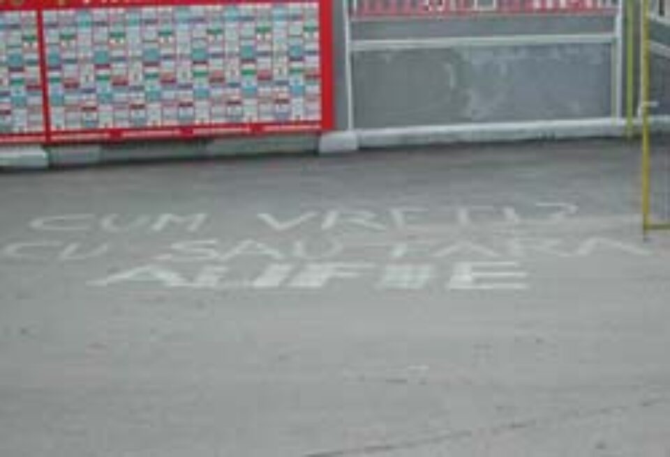 Mesaje de amenințare la adresa jucătorilor echipei Dinamo Mesaje de amenințare la adresa jucătorilor echipei Dinamo