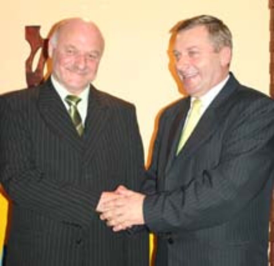 Liderii celor două organizaţii a ucrainenilor, Dumitru Morhan şi Ioan Bodnar Liderii celor două organizaţii a ucrainenilor, Dumitru Morhan şi Ioan Bodnar