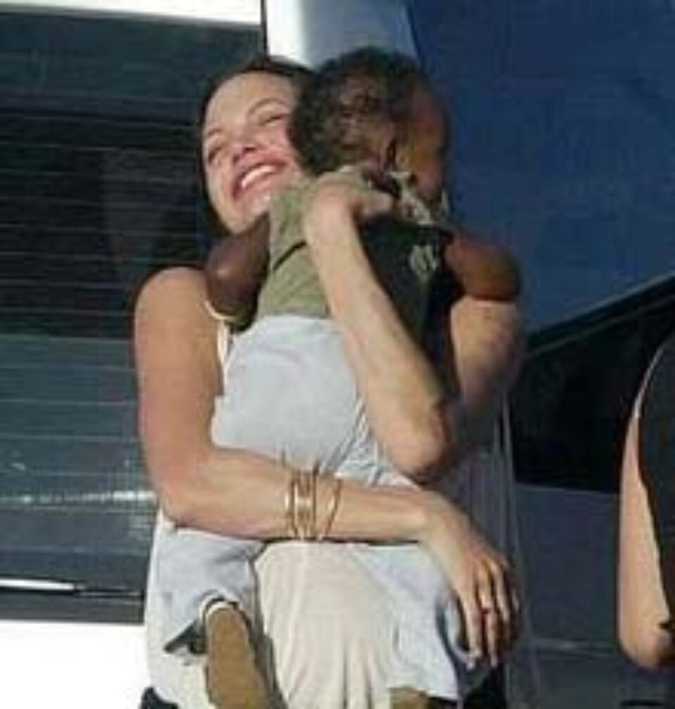 Prezența Angelinei Jolie în Namibia, o amenințare pentru localnici