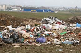 Proprietarii terenurilor de la Metro, “stăpâni” pe zeci de mii de metri cubi de gunoi