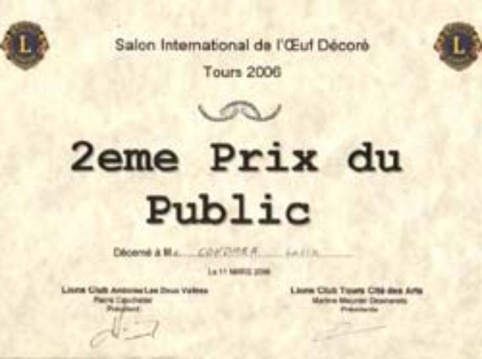 O încondeietoare din Moldovița, premiată la Expoziția internațională de ouă decorate din Franța