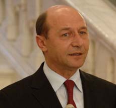 Băsescu a promulgat Statutul deputaților și al senatorilor