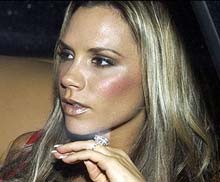 Victoria Beckham l-a angajat pe stilistul lui Kylie Minogue