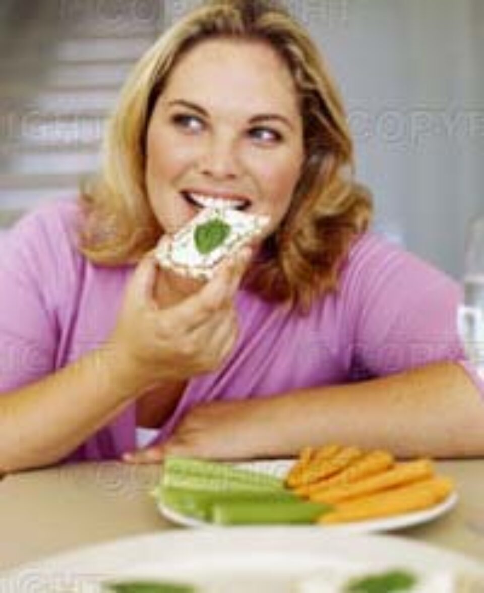 Patru motive pentru care mănânci prea mult