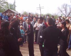 De la înmormântare la petrecere