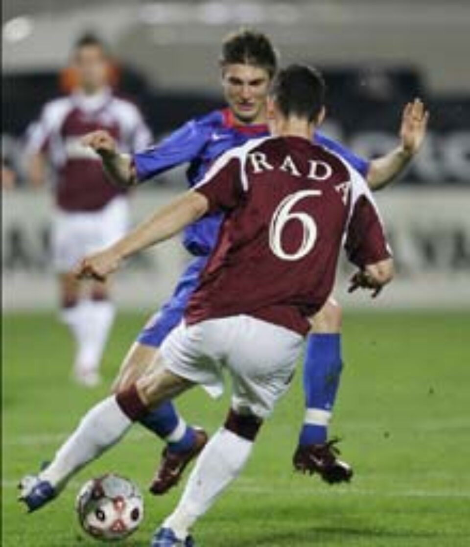 Înapoi în anonimatul nostru