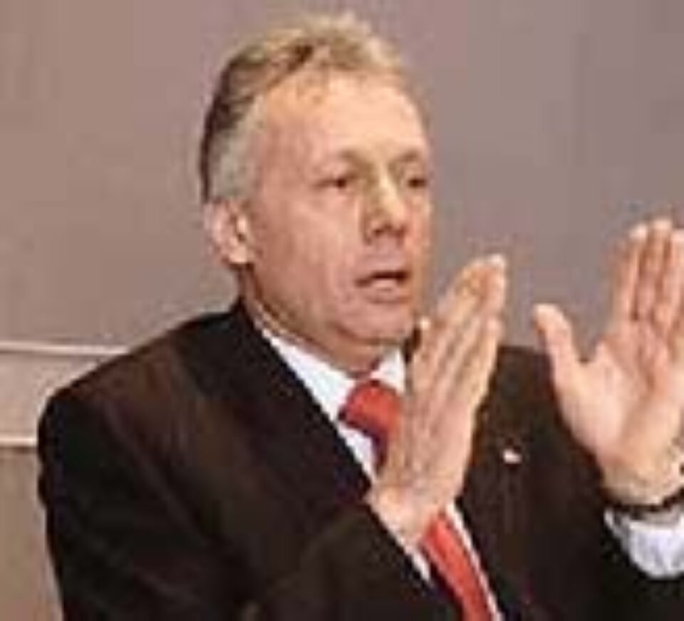 Borbely: În 10 ani, salariile și nivelul de trai din România se vor apropia de cele din UE Borbely: În 10 ani, salariile și nivelul de trai din România se vor apropia de cele din UE