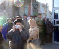 Nicolăescu: Cozile la farmacii, efectul neîncrederii românilor în promisiuni