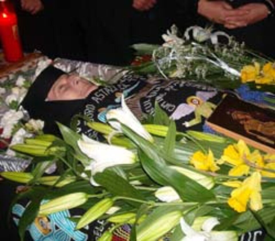 Lumină printre nori la Putna, la drumul de pe urmă al monahiei Benedicta