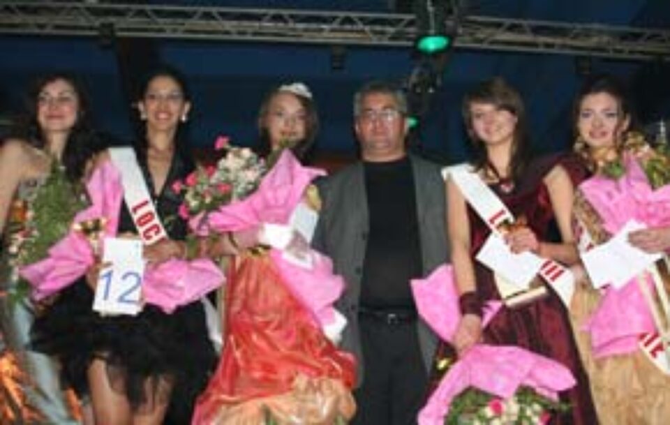 Primarul Ion Lungu alaturi de cele mai mari frumuseti ale Sucevei