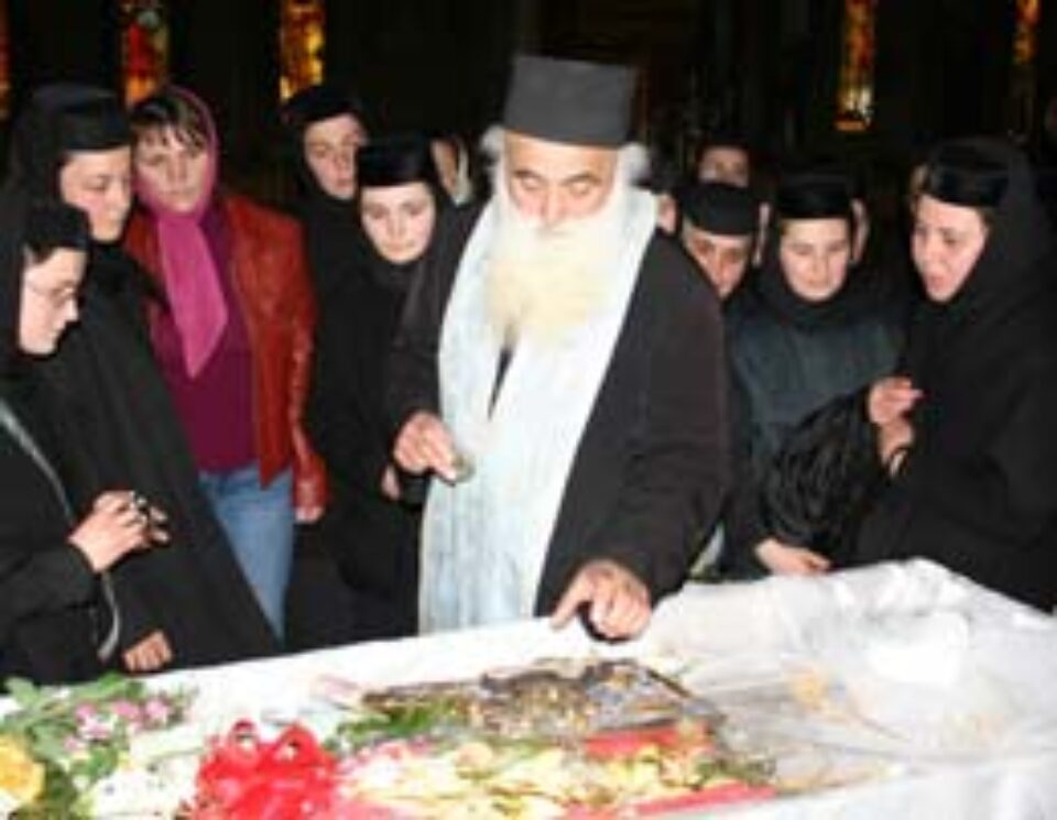 După șapte ani de la moarte, corpul părintelui Argatu nu a putrezit