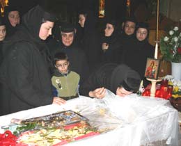 După șapte ani de la moarte, corpul părintelui Argatu nu a putrezit